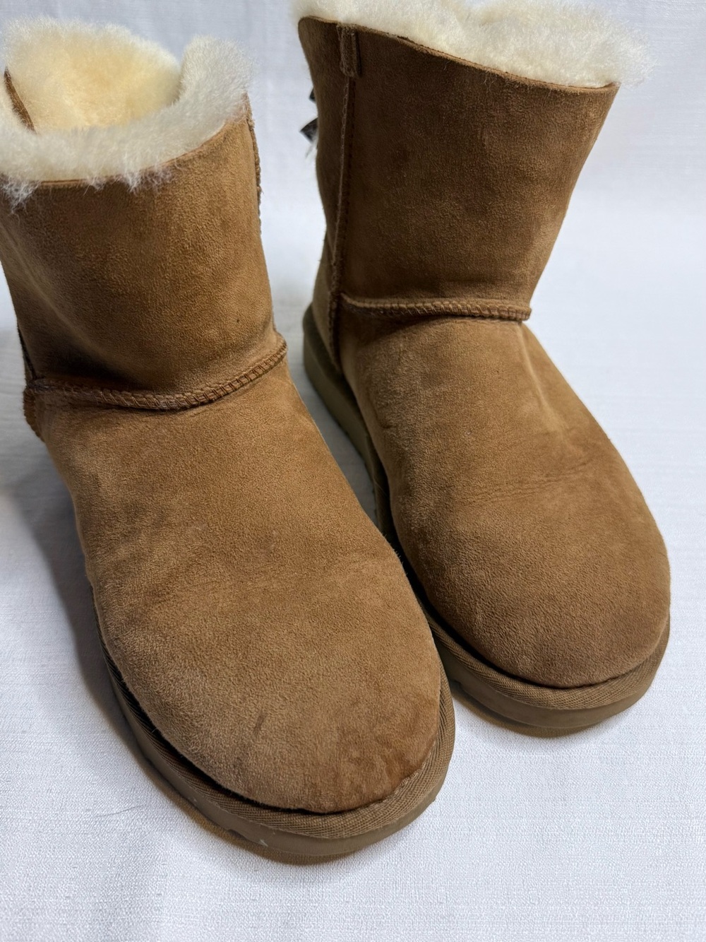 UGG Women’s Mini Bailey Bow II Chestnut Brown Size 8 Boots